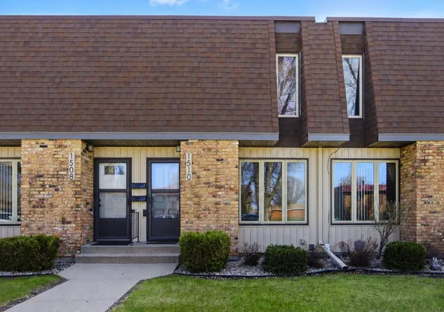 Photo 1 of Single family home for sale at 1510 16 1/2 St S, Fargo, ND 58103 | MLS# 7072412 | Listing updated on 2026-09-12