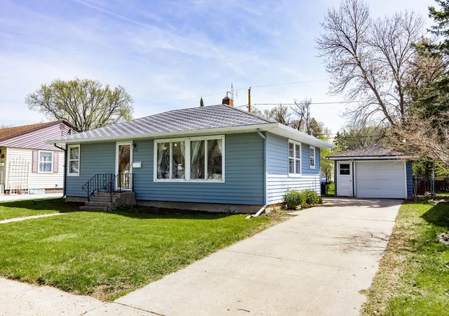 3rd image of 2101 7Th St N, Fargo, ND 58102 | MLS# 7072646
