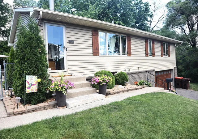 Homes for sale in Inver Grove Heights, MN | 7335 Clayton Ave, Inver Grove Heights, MN 55076 | MLS# 7072656