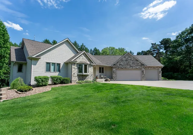 Homes for sale in Hastings, MN | 17162 Red Wing Blvd, Hastings, MN 55033 | MLS# 7072714