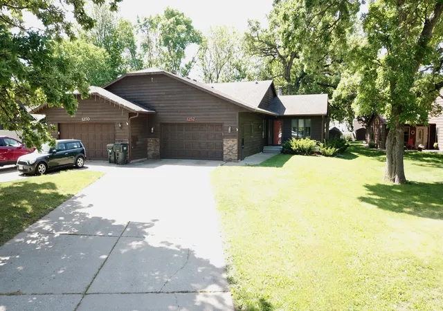 Homes for sale in Hutchinson, MN | 1252 Rolling Oaks Ln Nw, Hutchinson, MN 55350 | MLS# 7072767