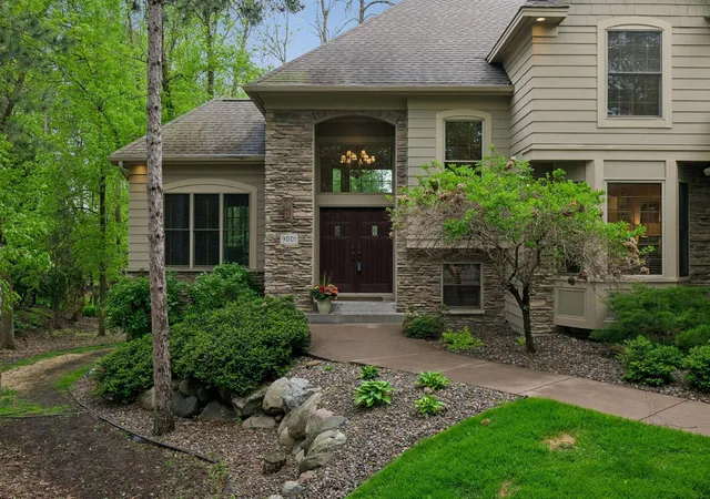 4th image of 9001 Springwood Dr, Saint Paul, MN 55125 | MLS# 7072801