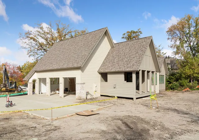 Photo 3 of Single family home for sale at 110 Mississippi River Blvd N, Saint Paul, MN 55104 | MLS# 7072812 | Listing updated on 2026-10-13
