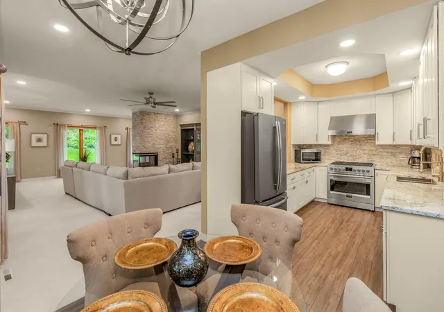 5th image of 1900 Victoria Rd S #C, Mendota Heights, MN 55118 | MLS# 7072926