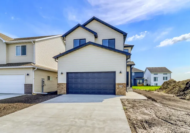 Photo 1 of Single family home for sale at 6856 Belding Dr S, Fargo, ND 58104 | MLS# 7072989 | Listing updated on 2026-09-05