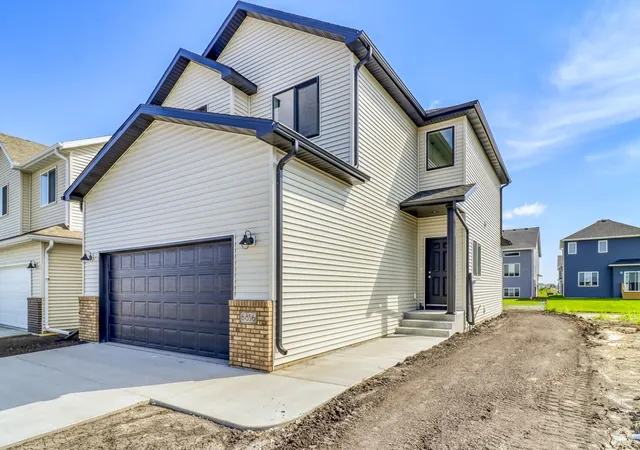 Photo 2 of Single family home for sale at 6856 Belding Dr S, Fargo, ND 58104 | MLS# 7072989 | Listing updated on 2026-09-05