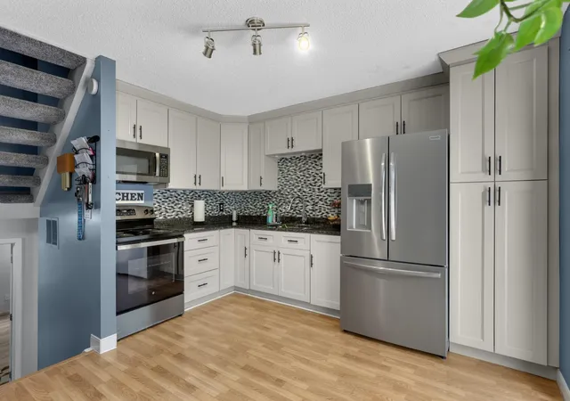 3rd image of 1741 Meadowlark Rd #51741, Saint Paul, MN 55122 | MLS# 7073024
