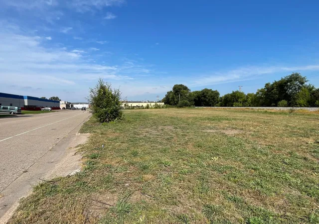 3rd image of 5208 Hanson Ct N, Crystal, MN 55429 | MLS# 7073085