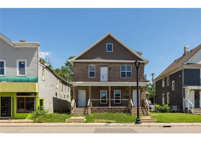 1st image of 2050 W Broadway Ave, Minneapolis, MN 55411 | MLS# 7073087