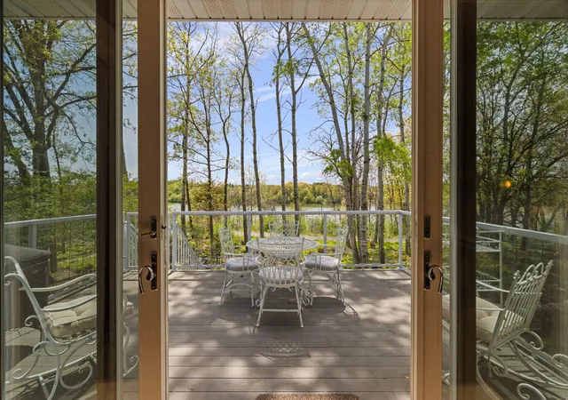 4th image of 10123 Waterfront Dr, Saint Paul, MN 55129 | MLS# 7073092