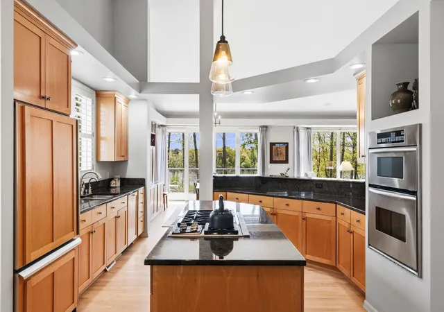 5th image of 10123 Waterfront Dr, Saint Paul, MN 55129 | MLS# 7073092