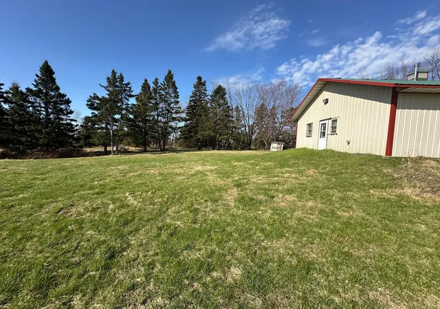 4th image of 942 Old North Shore Rd, Two Harbors, MN 55616 | MLS# 7073124
