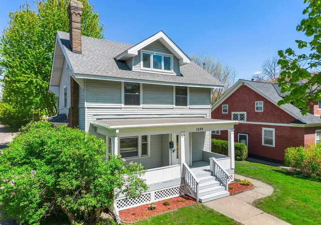 3rd image of 1699 Ashland Ave, Saint Paul, MN 55104 | MLS# 7073135