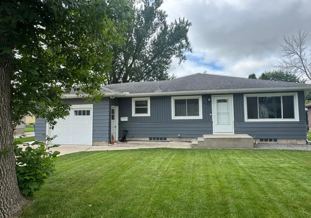 Homes for sale in Owatonna, MN | 525 South St, Owatonna, MN 55060 | MLS# 7073143