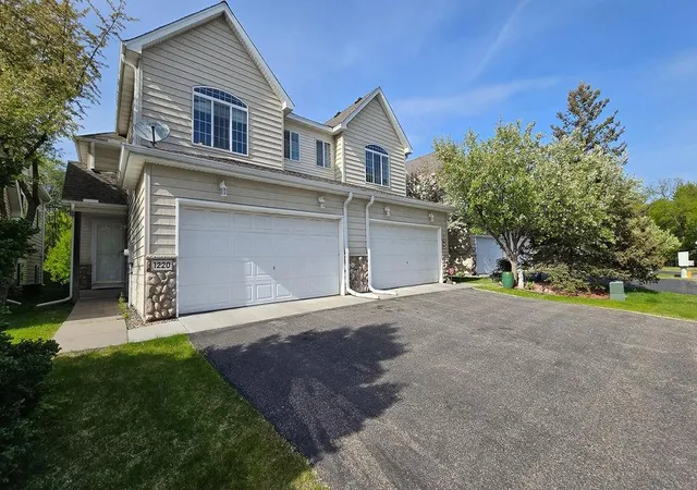 1st image of 1220 Dupont Ln N, Brooklyn Park, MN 55444 | MLS# 7073170