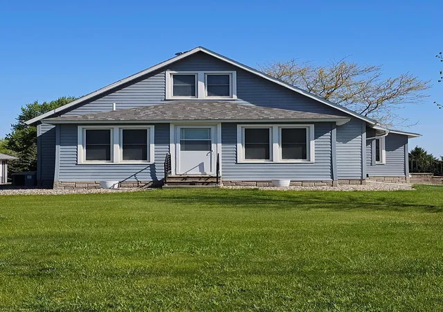 Homes for sale in Sanborn, MN | 32077 Us Hwy 14, Sanborn, MN 56083 | MLS# 7073188