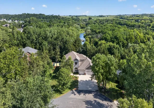 Photo 3 of Sale Pending at 955 Cedar Point Ln SE, Oronoco, MN 55960 | MLS# 7073214 | Listing updated on 2026-10-07