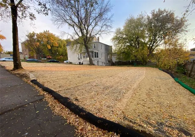 1st image of 594 Brunson St, Saint Paul, MN 55130 | MLS# 7073276