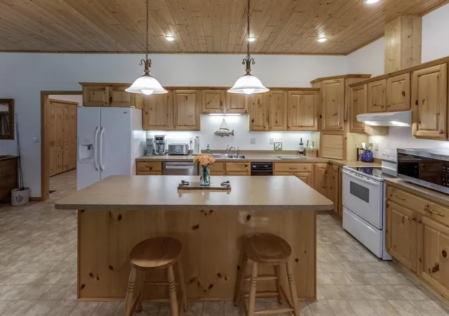 4th image of 11027 Oak Point Rd Nw, Cass Lake, MN 56633 | MLS# 7073284