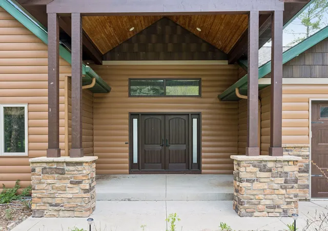 Photo 3 of Single family home for sale at 28760 N Lake Dr, Mora, MN 55051 | MLS# 7073290 | Listing updated on 2026-10-07