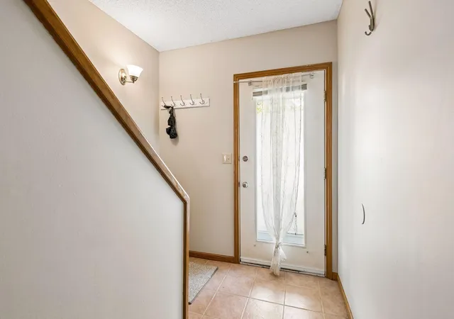 Photo 4 of Single family home for sale at 930 Dartmouth Pl SE, Minneapolis, MN 55414 | MLS# 7073458 | Listing updated on 2026-09-29