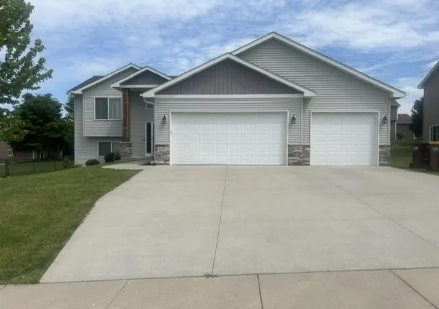 Homes for sale in New Prague, MN | 1107 Tikalsky St Se, New Prague, MN 56071 | MLS# 7073482