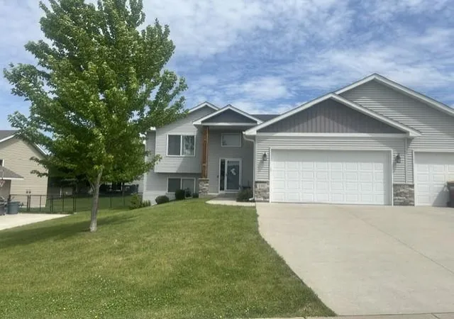 Homes for sale in New Prague, MN | 1107 Tikalsky St Se, New Prague, MN 56071 | MLS# 7073482