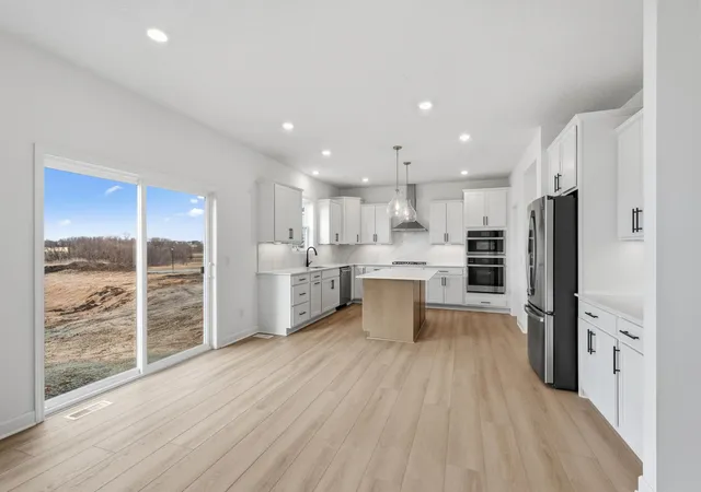 4th image of 18329 Huntley Trl, Lakeville, MN 55044 | MLS# 7073519