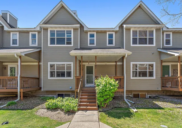 2nd image of 21 River Bend Pl, Chaska, MN 55318 | MLS# 7073524