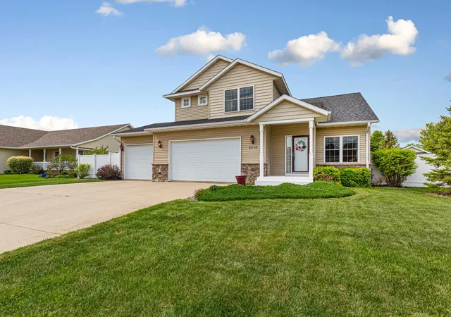 Homes for sale in Owatonna, MN | 2570 Fox Hollow Ln, Owatonna, MN 55060 | MLS# 7073532