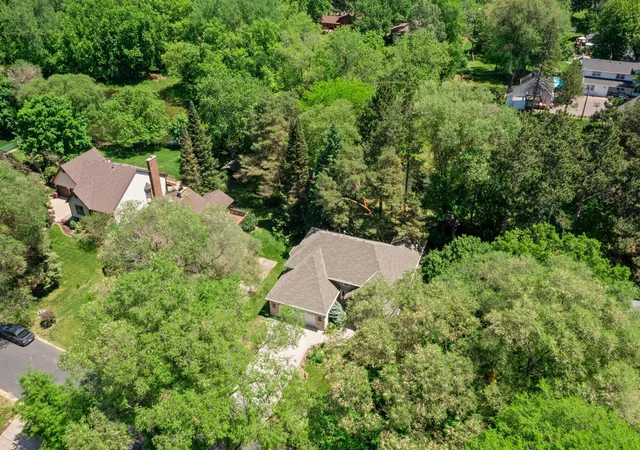 Homes for sale in Mahtomedi, MN | 1320 Griffin Ave, Mahtomedi, MN 55115 | MLS# 7073607