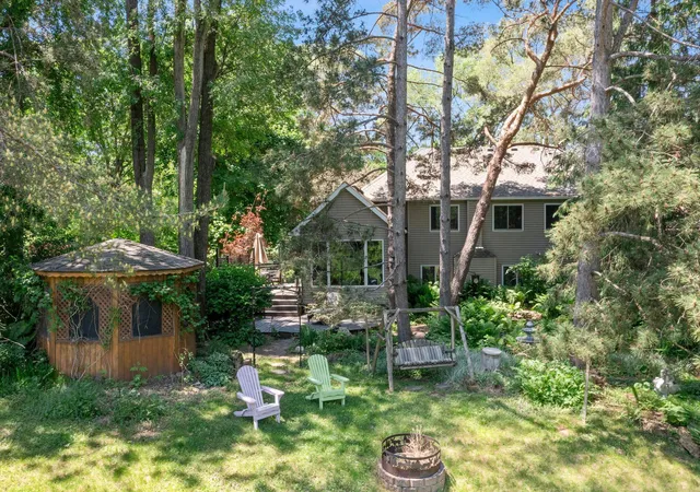 Homes for sale in Mahtomedi, MN | 1320 Griffin Ave, Mahtomedi, MN 55115 | MLS# 7073607