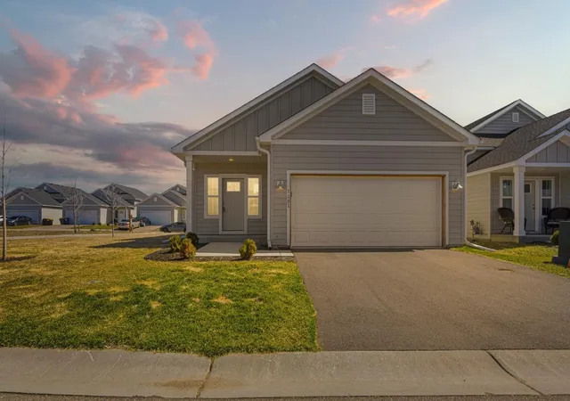 Homes for sale in Elko New Market, MN | 1131 Dorthy Ln, Elko New Market, MN 55054 | MLS# 7073667