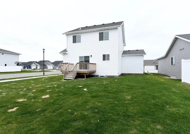 27th image of 7301 26th St S, Fargo, ND 58104 | MLS# 7073755