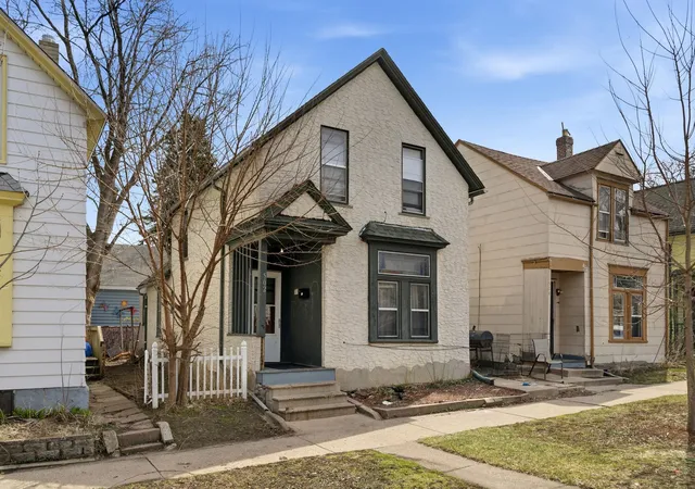 Photo 1 of Single family home for sale at 502 Bellows St, Saint Paul, MN 55107 | MLS# 7073772 | Listing updated on 2026-08-11