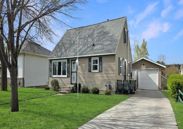 Homes for sale in Redwood Falls, MN | 913 E Elm St, Redwood Falls, MN 56283 | MLS# 7073818