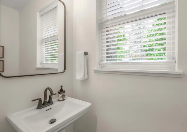 4th image of 3213 Holmes Ave S, Minneapolis, MN 55408 | MLS# 7073826