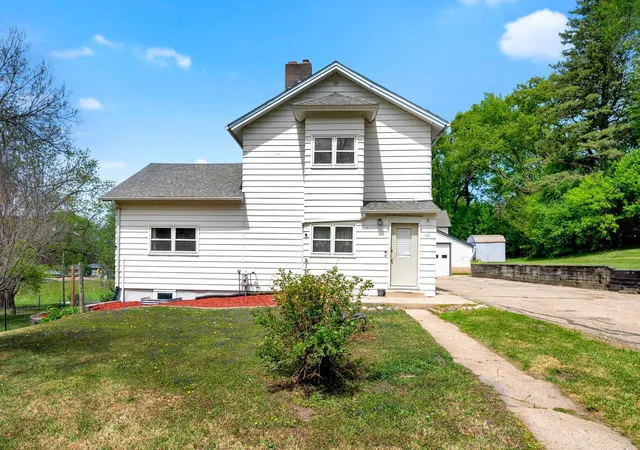 Homes for sale in Elysian, MN | 104 Frank Ave Ne, Elysian, MN 56028 | MLS# 7073838