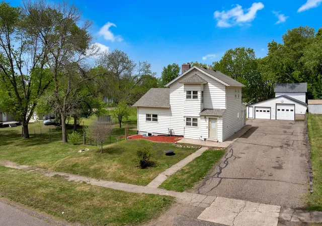 Homes for sale in Elysian, MN | 104 Frank Ave Ne, Elysian, MN 56028 | MLS# 7073838