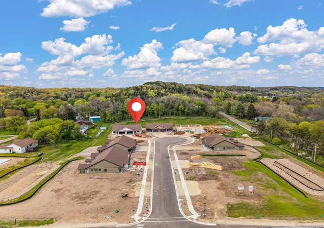 2nd image of 1079 Legend Ln, River Falls, WI 54022 | MLS# 7073891