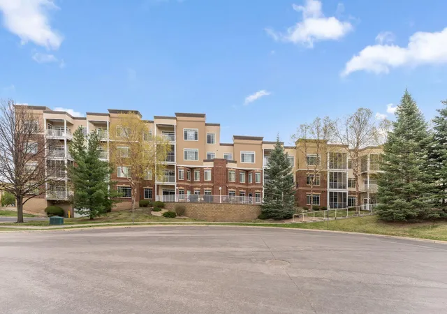 2nd image of 8200 W 33rd St, Saint Louis Park, MN 55426