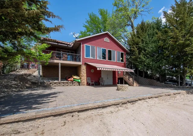 Photo 1 of Single family home for sale at 412 Doran Dr, Madison Lake, MN 56063 | MLS# 7074214 | Listing updated on 2026-08-18