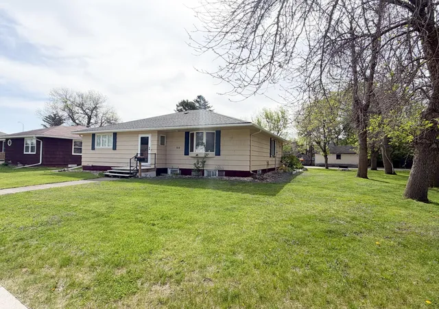 Homes for sale in Worthington, MN | 810 8th Ave, Worthington, MN 56187 | MLS# 7074235