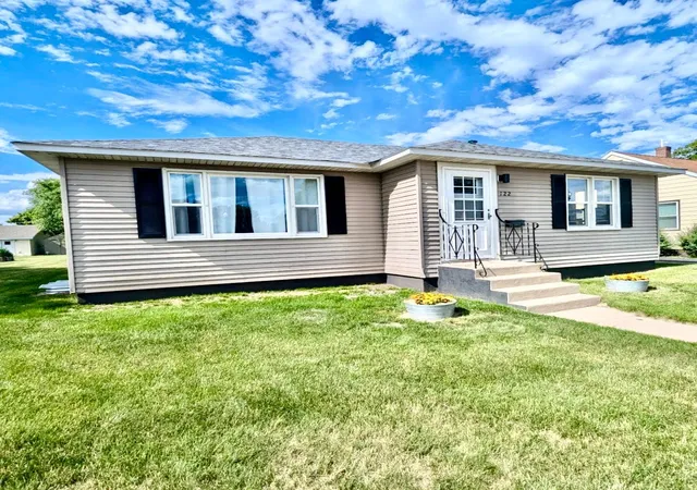 Homes for sale in Sauk Centre, MN | 122 Sinclair Lewis Ave, Sauk Centre, MN 56378 | MLS# 7074249