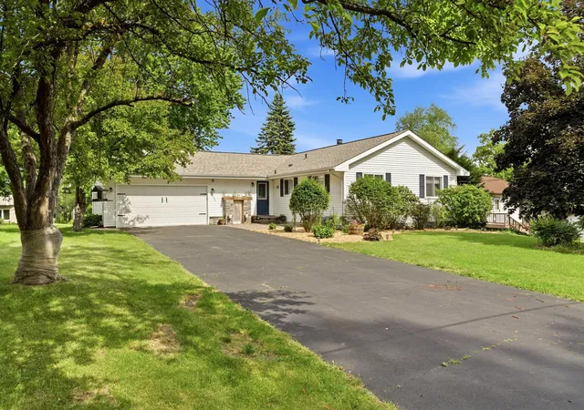 Homes for sale in Lindstrom, MN | 30125 Neal Ave, Lindstrom, MN 55045 | MLS# 7074250