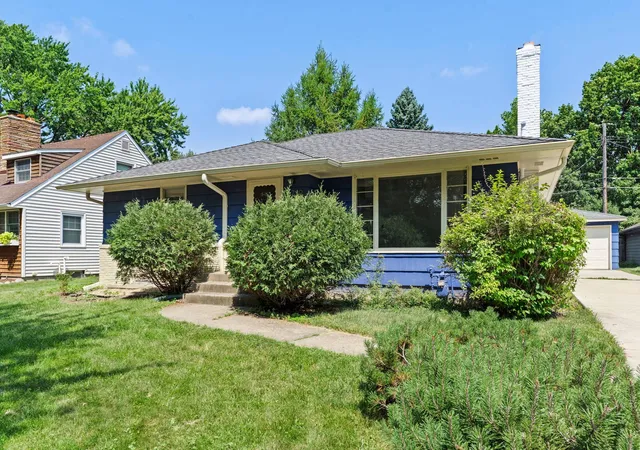 Photo 2 of Sale Pending at 1739 Hampshire Ave, Saint Paul, MN 55116 | MLS# 7074342 | Listing updated on 2026-10-06