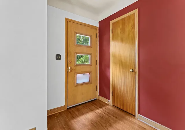 Photo 3 of Sale Pending at 1739 Hampshire Ave, Saint Paul, MN 55116 | MLS# 7074342 | Listing updated on 2026-10-06