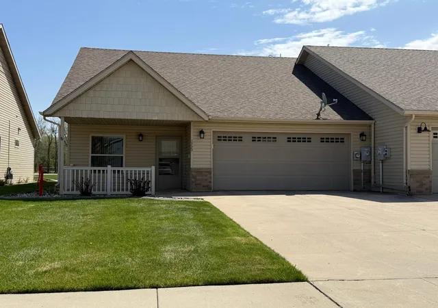 Homes for sale in West Fargo, ND | 1729 6th St W, West Fargo, ND 58078 | MLS# 7074448