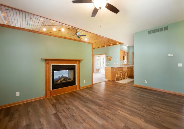 Photo 3 of Single family home for sale at 1524 Squirrels Nest Rd, Kasota, MN 56050 | MLS# 7074476 | Listing updated on 2026-10-06