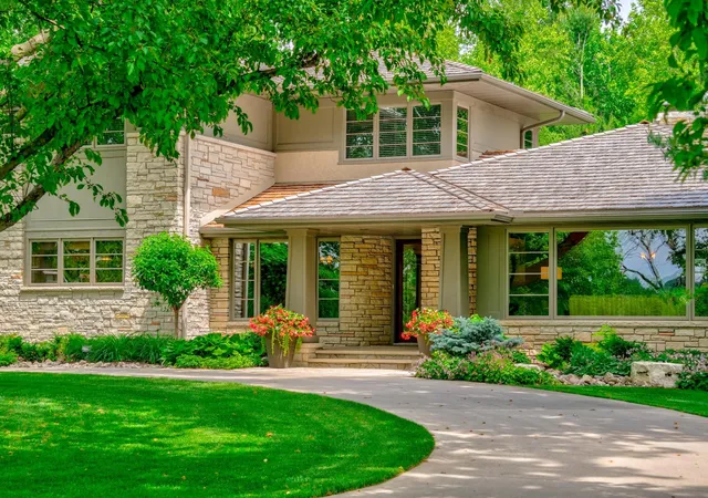Photo 1 of Mansion for sale at 450 Mississippi River Blvd S, Saint Paul, MN 55105 | MLS# 7074483 | Listing updated on 2026-10-07
